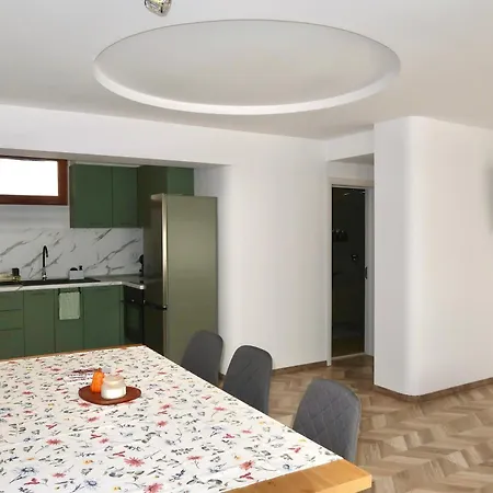 Апартаменты Draganovi 8a *